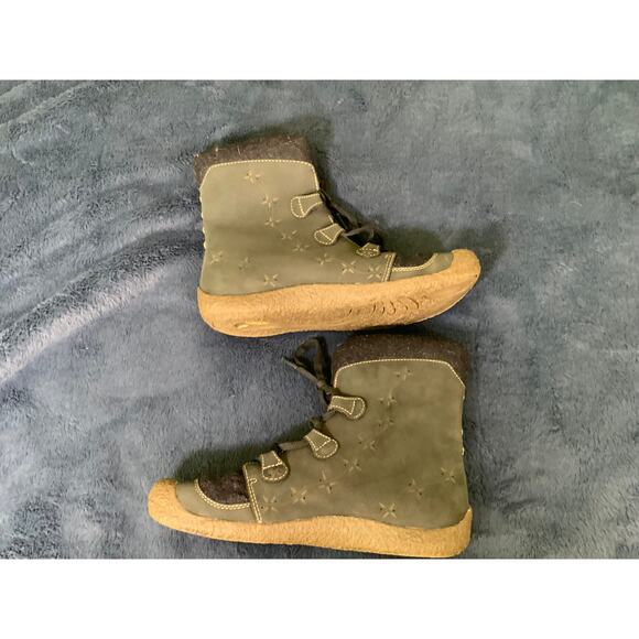 Keen Olive Green Rubber Hiking Boots - Size 8.5 - Gorpcore - Picture 3 of 4